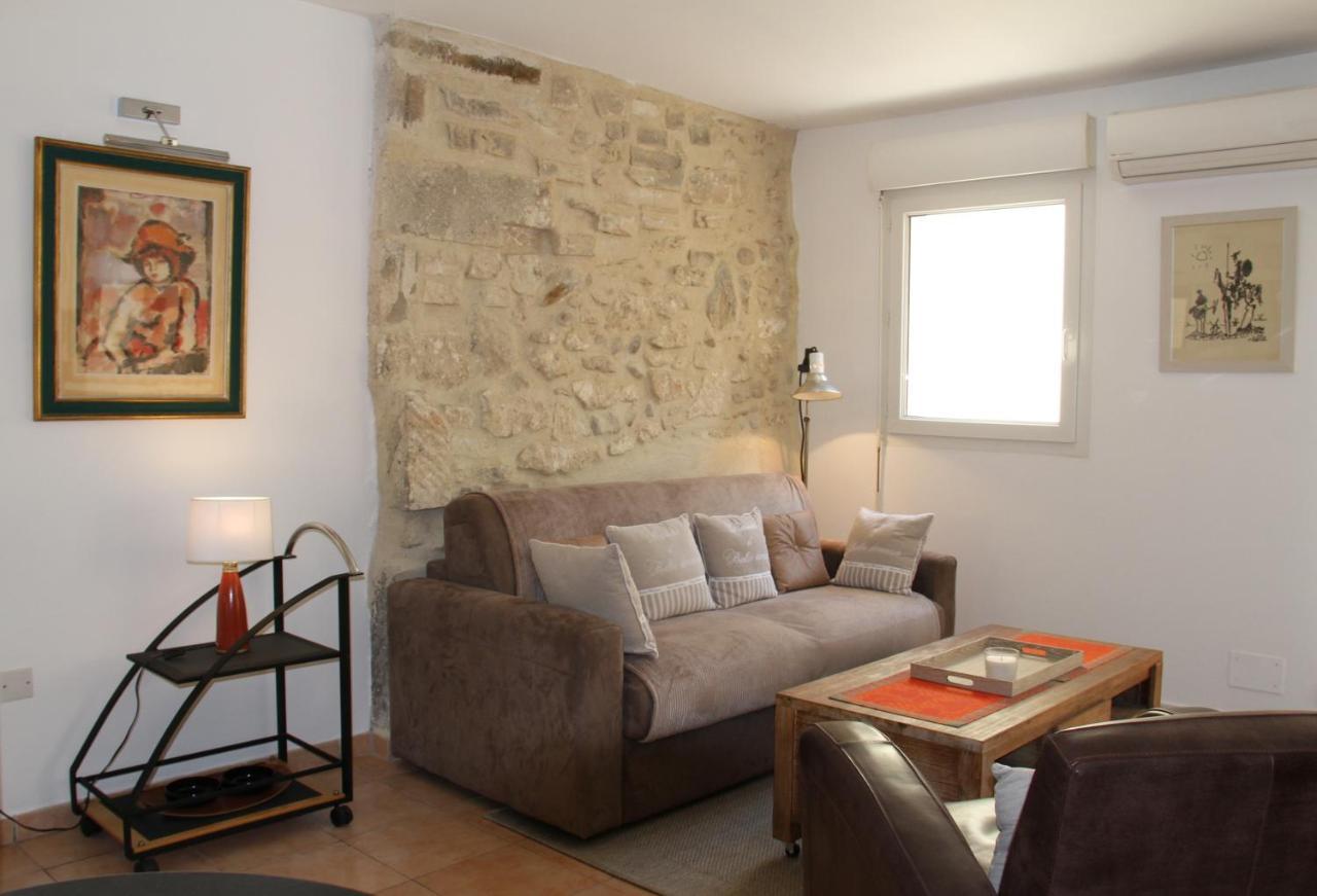 Agreable Maison De Ville Eyragues Eksteriør billede